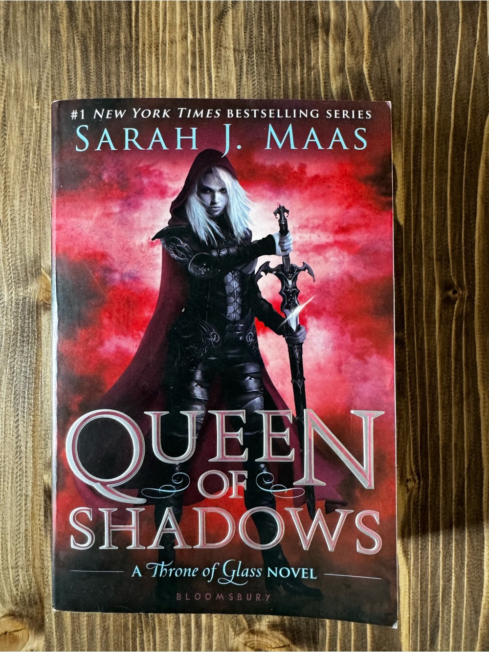 Queen of Shadows OP cover